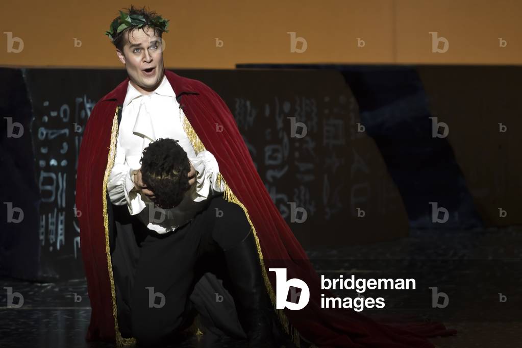 Lawrence Zazzo as Julius Caesar (photo)