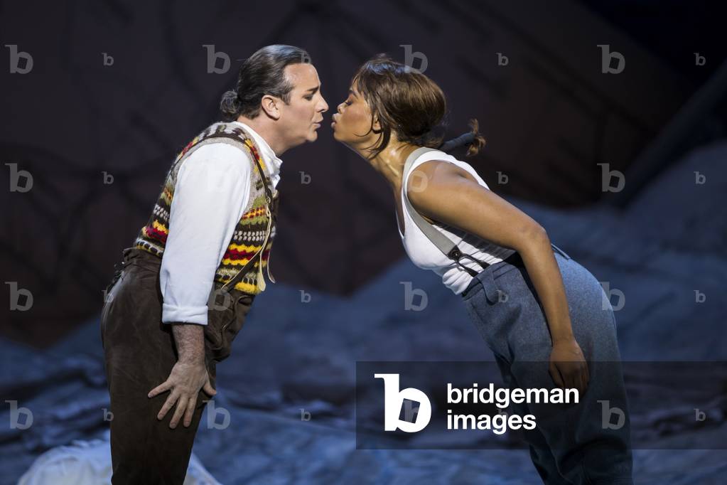 Pretty Yende as Marie and John Osborn as Tonio (photo)