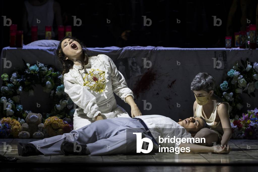 Daniela Mack as Romeo and Leonor Bonilla as Giulietta in the opera I Capuleti e i Montecchi 2021