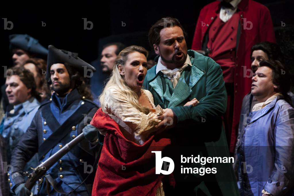 Ainhoa Arteta as Manon and Walter Fraccaro as Des Grieux (photo)