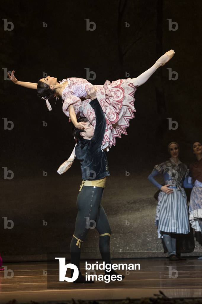 Cristina Casa as Giselle and Yanier Gomez as Albrecht, Teatro de la Maestranza, Seville, Spain, 2021 (photo)