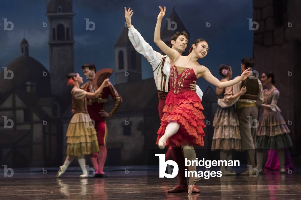 Dancers as Basilio and Quiteria (photo)
