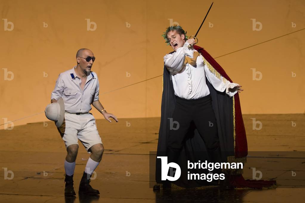 Lawrence Zazzo as Julius Caesar and José Julián Frontal as Achil (photo)