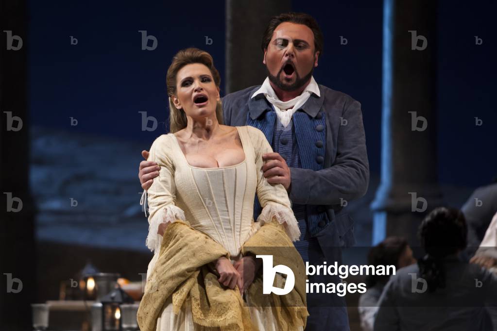 Ainhoa Arteta as Manon and Walter Fraccaro as Des Grieux (photo)