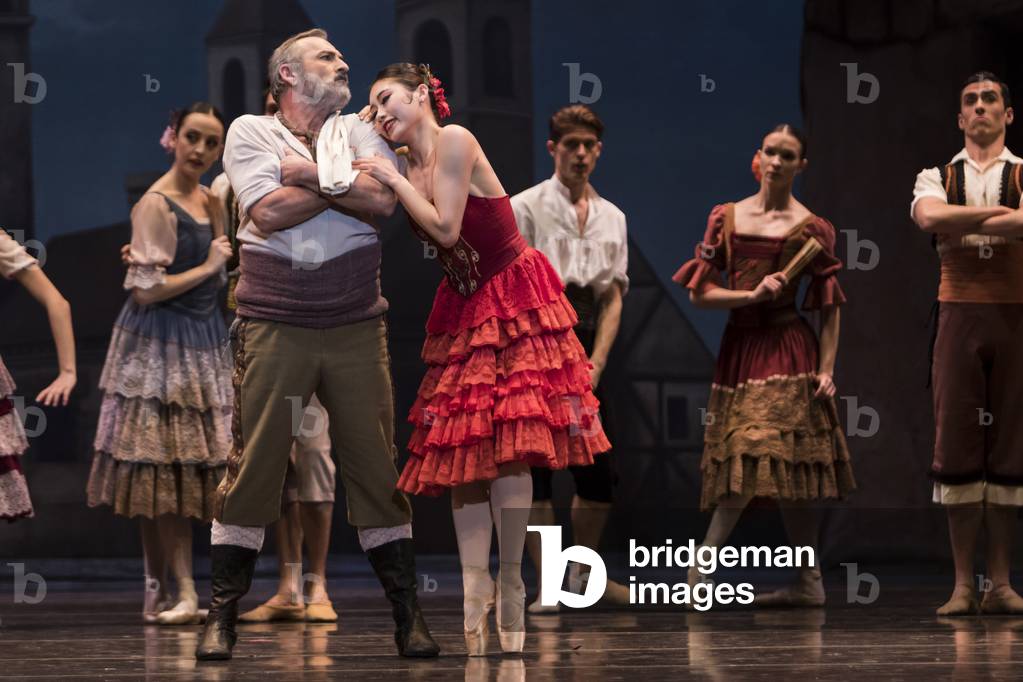Dancers as Quiteria and Lorenzo (photo)