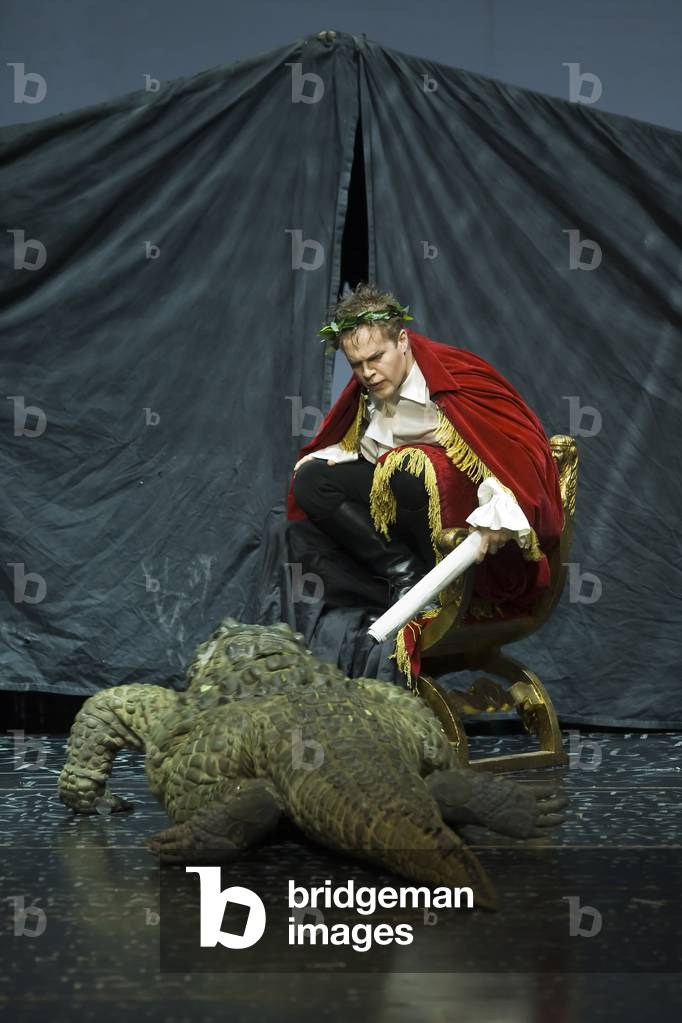 Lawrence Zazzo as Julius Caesar (photo)