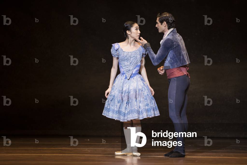 Haruhi Otani as Giselle and Alessandro Riga as Albrecht, Teatro de la Maestranza, Seville, Spain, 2021 (photo)