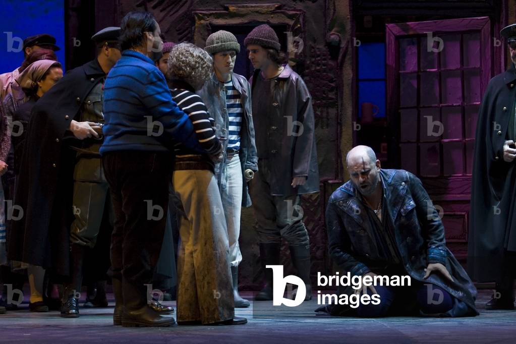 Juan Jesús Rodríguez as Juan de Eguía and Carmen González as Marola (photo)