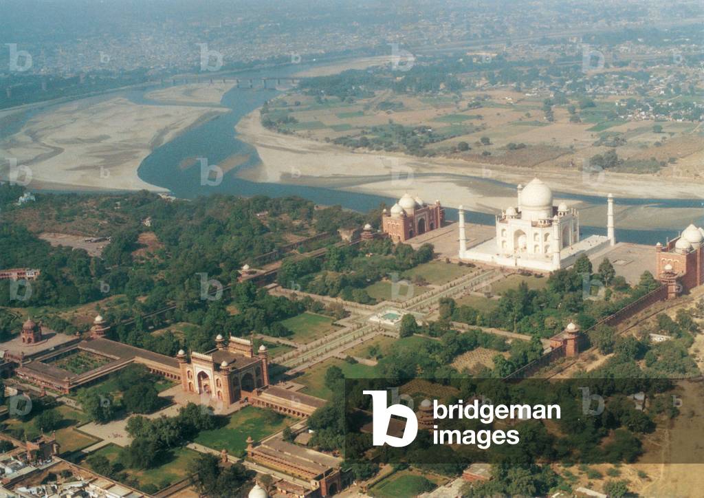 The Taj Mahal, Agra, India (photo)