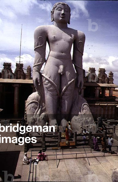 Statue of the Bhagavan Gomateshvara Bahubali (photo)