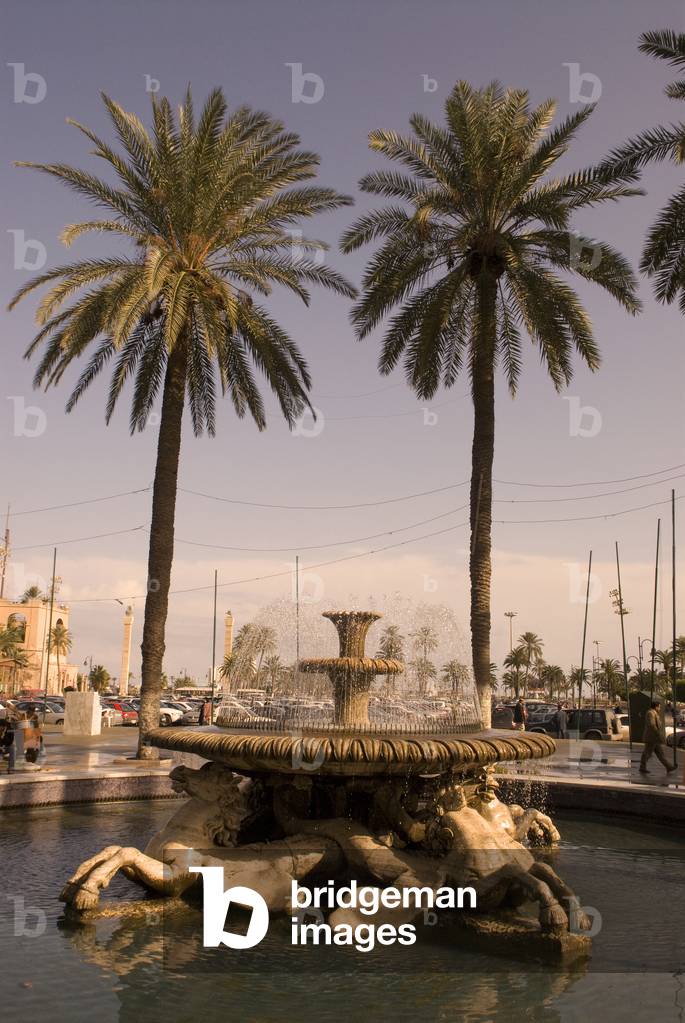 Italian fountain from the colonial era, Green Square (Martyrs' Square), Tripoli, Libya  (photo)