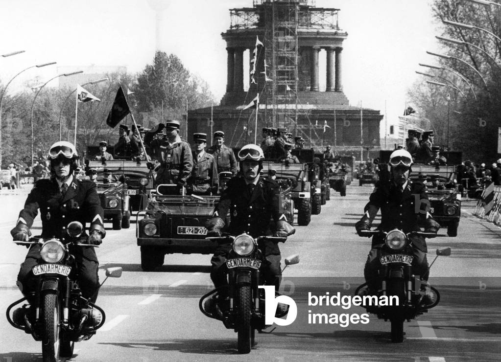 Military parade at the 'Armed Forces Day' in Berlin