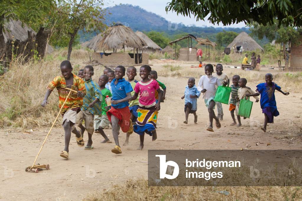 Children Running and Playing, Manica, Mozambique, Africa (photo)
