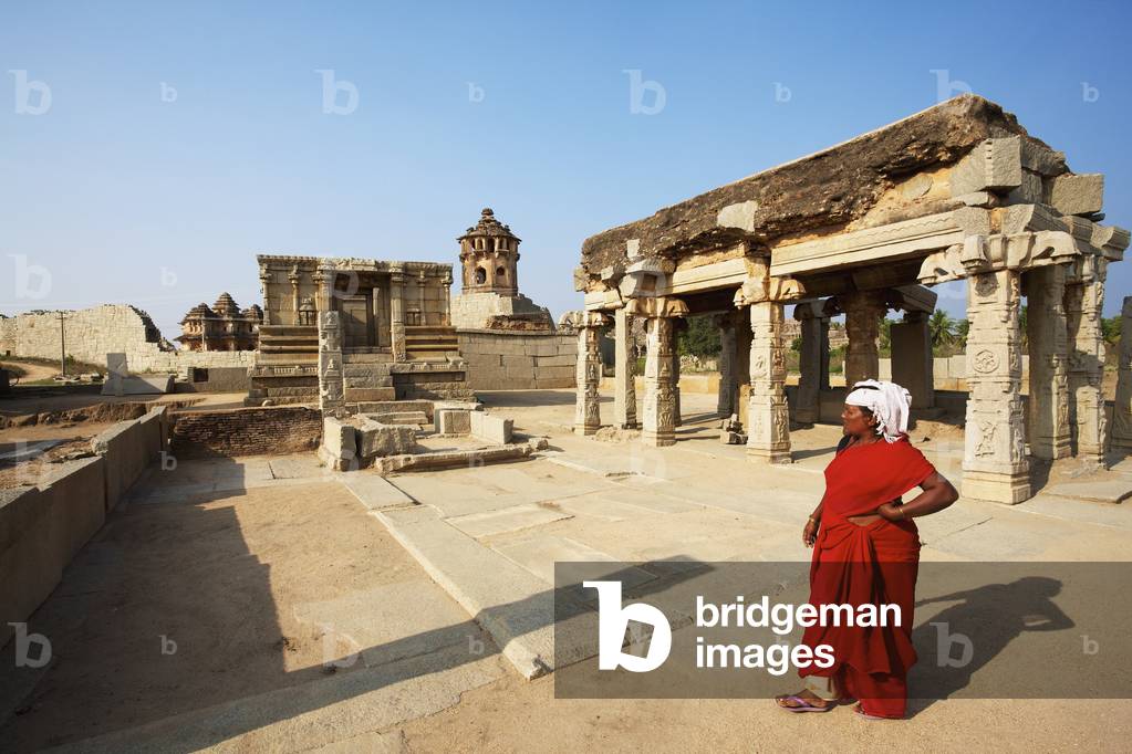 Vijayanagara ruins, Hampi, Karnataka, India (photo)