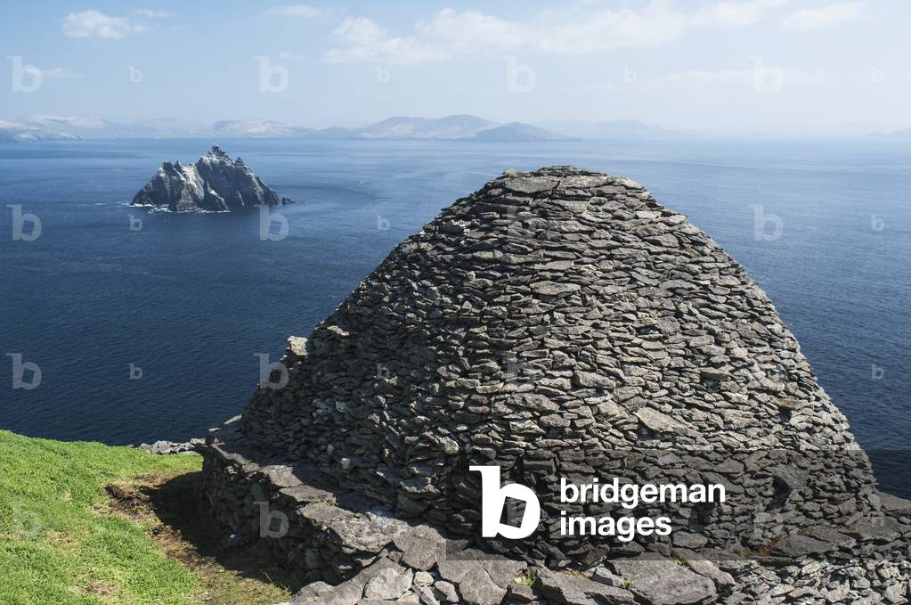 UK, Ireland, County Kerry, Skellig Islands, Beehive shelter on Skellig Michael (photo)
