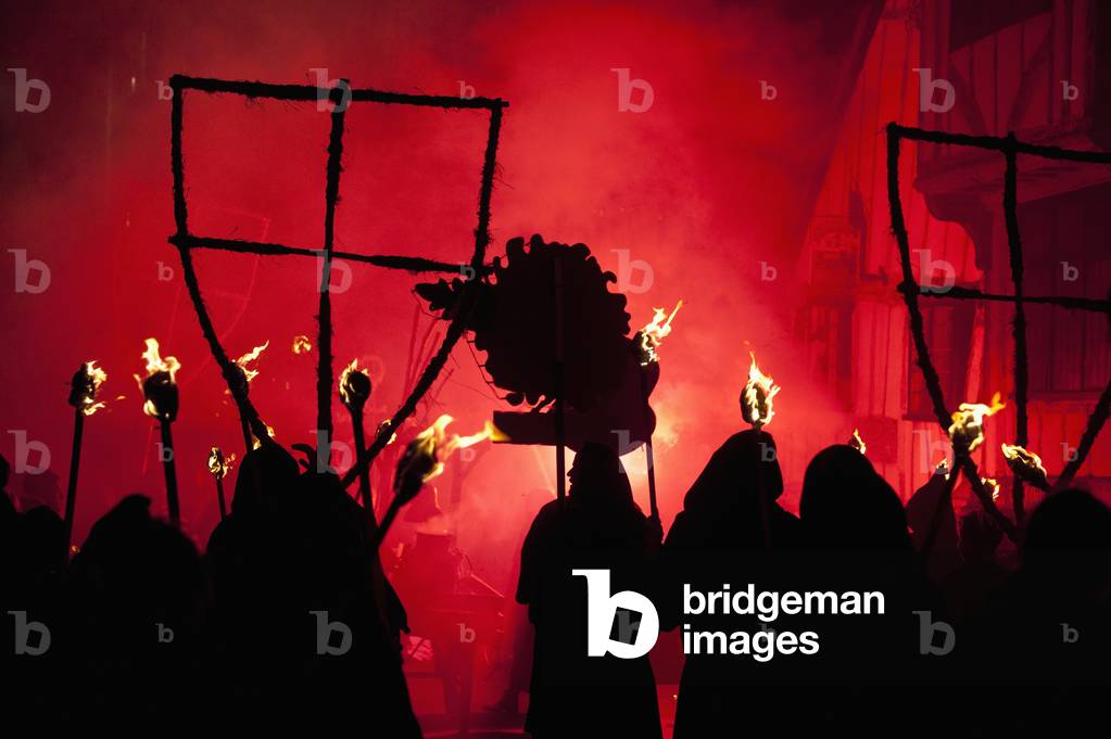 Bonfire night, Lewes, England, UK (photo)