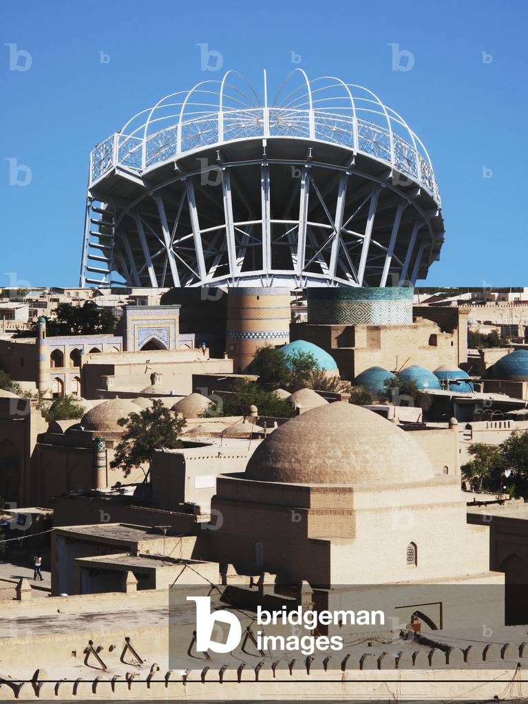 Disused Soviet-era water tower, opposite Ark Fortress, Bukhara, Uzbekistan (photo)
