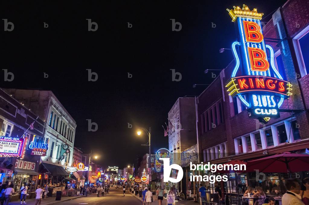 USA, Tennessee, Beale Street at night, Memphis (photo)