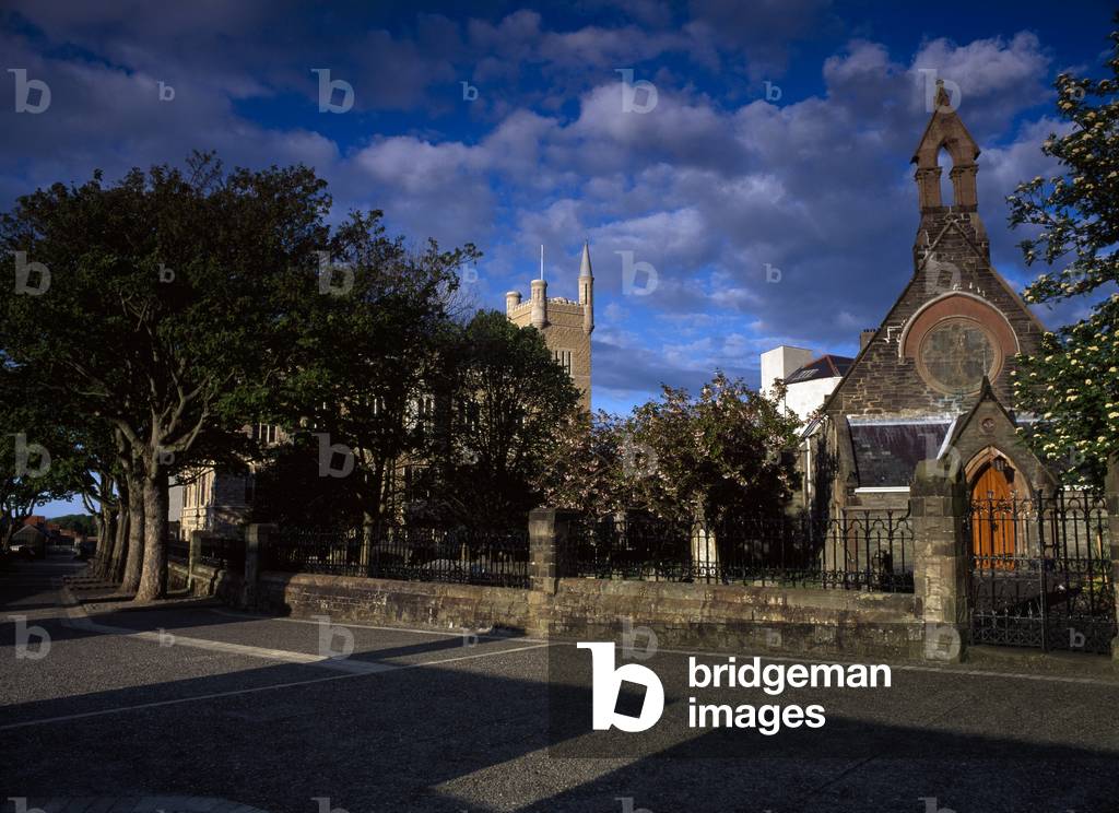 Derry City,Co Derry,Northern Ireland;St. Augustines Church And Apprentice Boys Memorial Hall (photo)