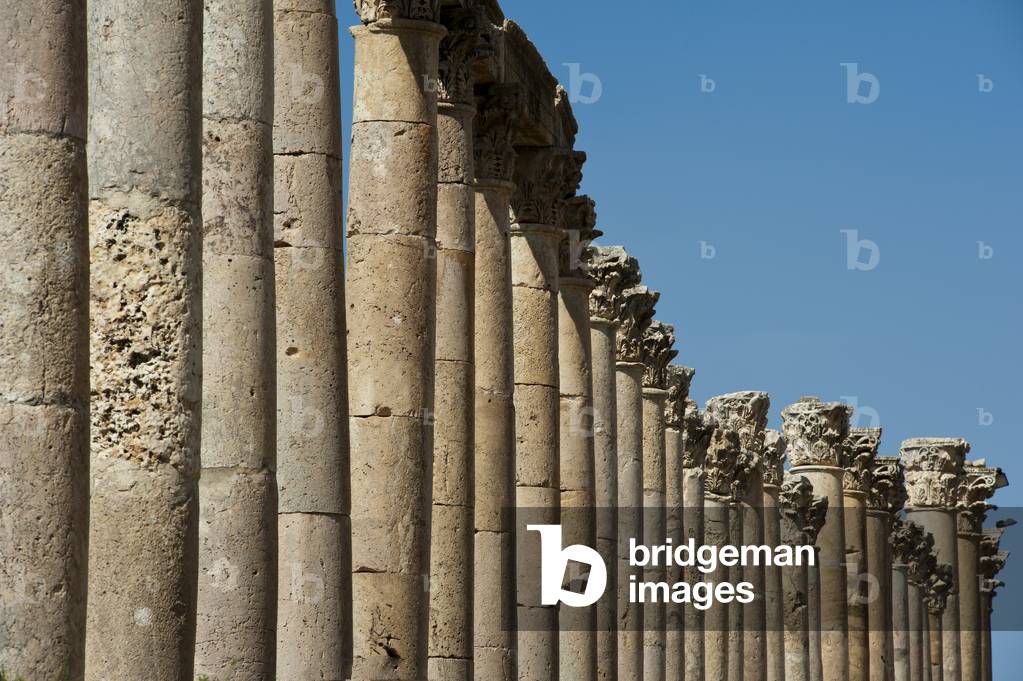 Cardo Maximus Colonnade at the Roman Ruins, Jerash, Jordan (photo)