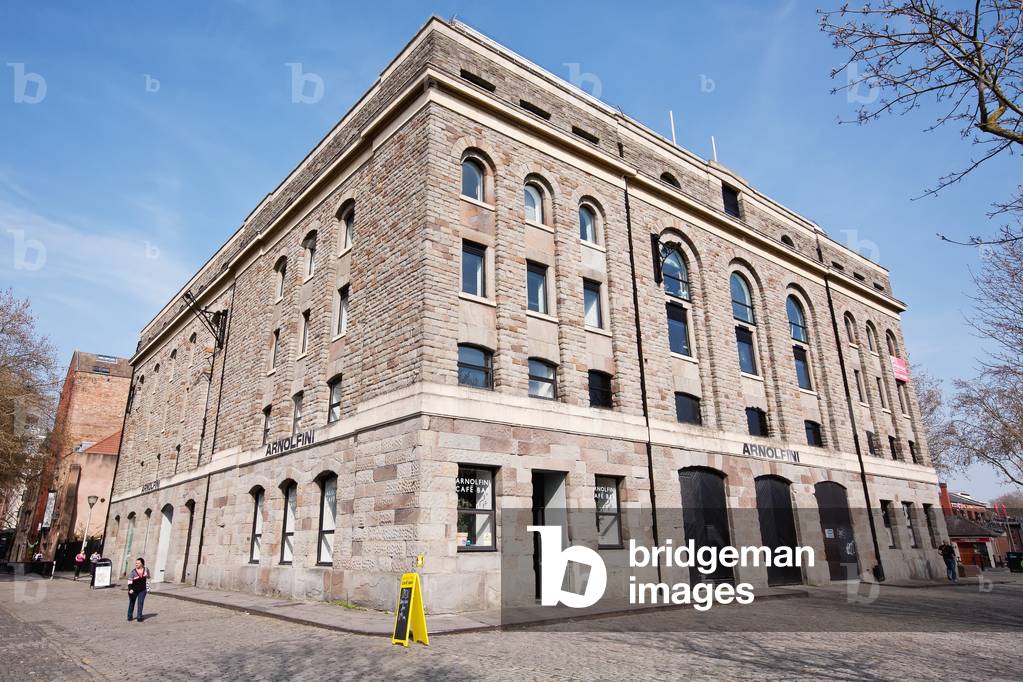 Facade of Arnolfini Arts Gallery, Harborside, Bristol, England, UK  (photo)