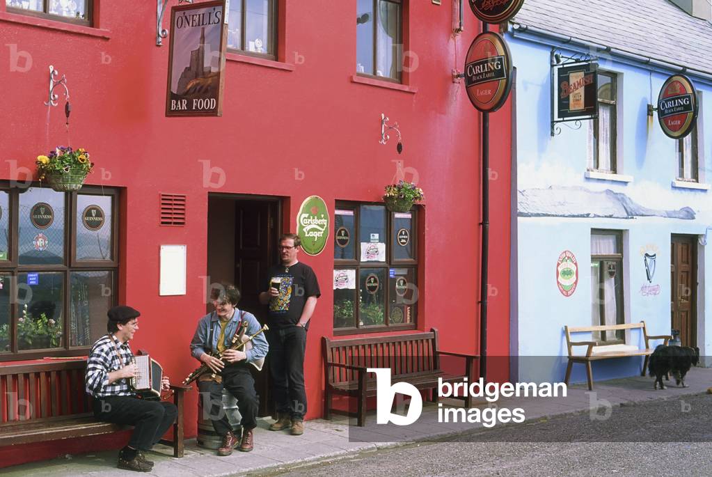 Traditional Musicians, O'Neills Pub, Allihies, Co Cork, Ireland (photo)