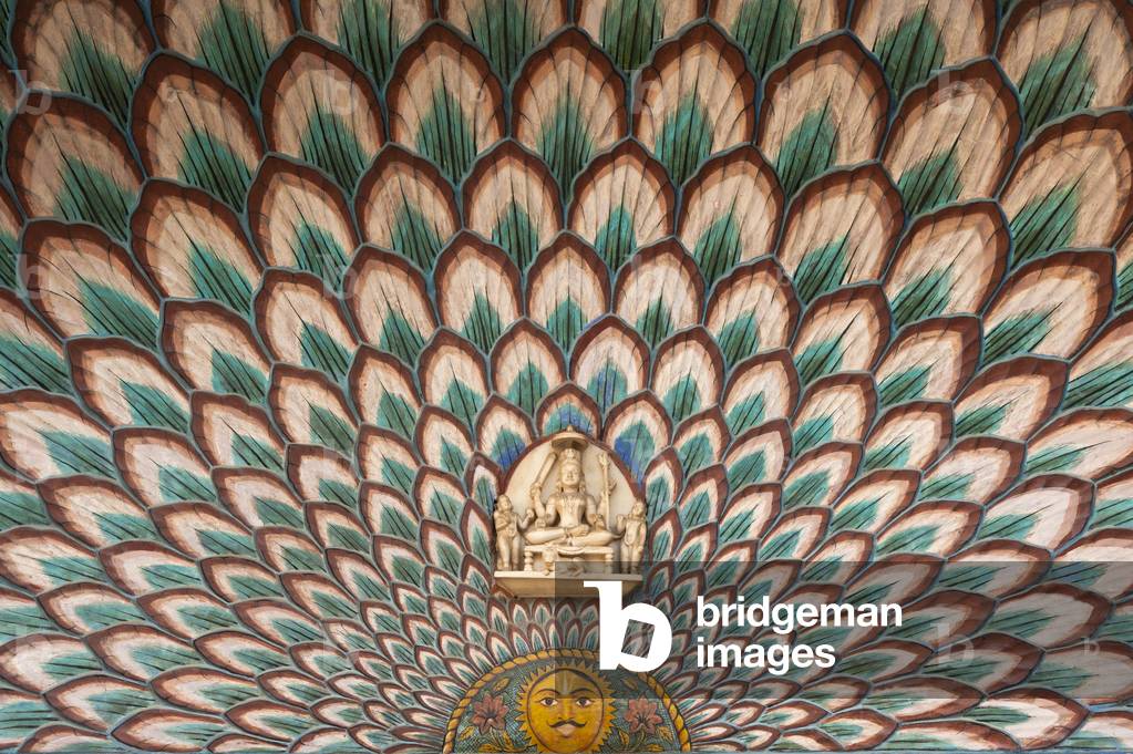 Detail of doorway in the City Palace, Jaipur, Rajasthan, India (photo)