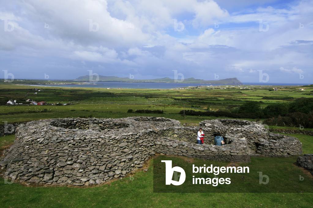 Prehistoric House Ruins, Dingle Peninsula, County Kerry, Ireland (photo)