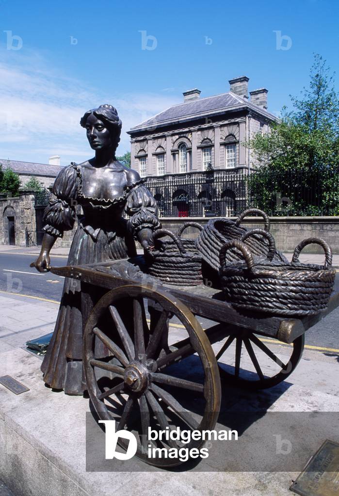 Molly Malone, Grafton Street, Dublin, Co Dublin, Ireland; Statue By Jeanne Rynhart (1987) (photo)