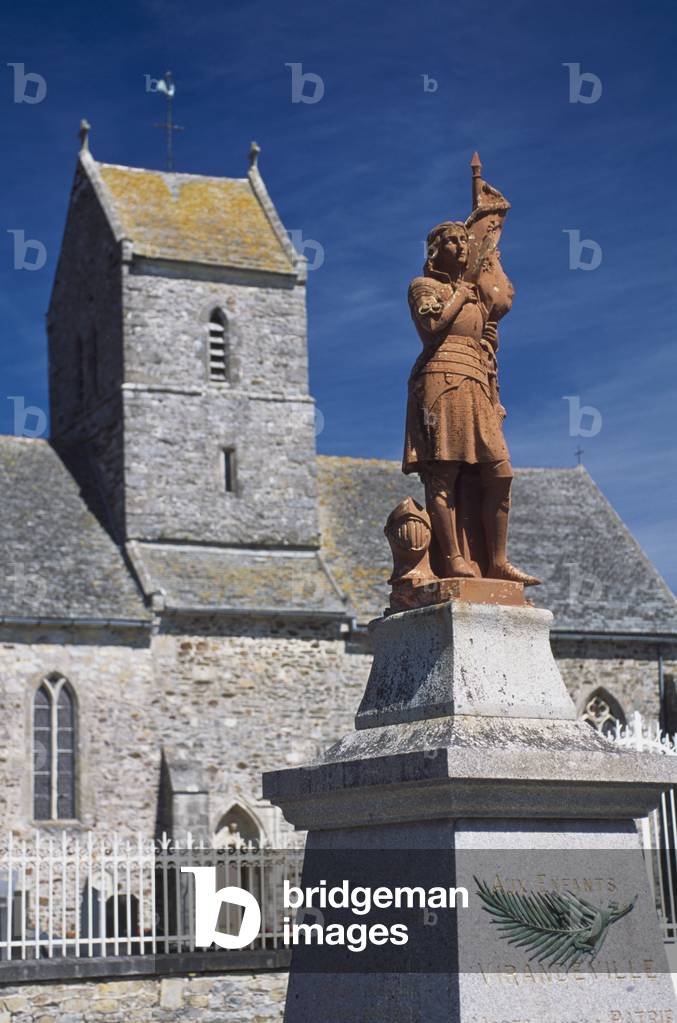 Memorial and Norman Church Virandeville (photo)