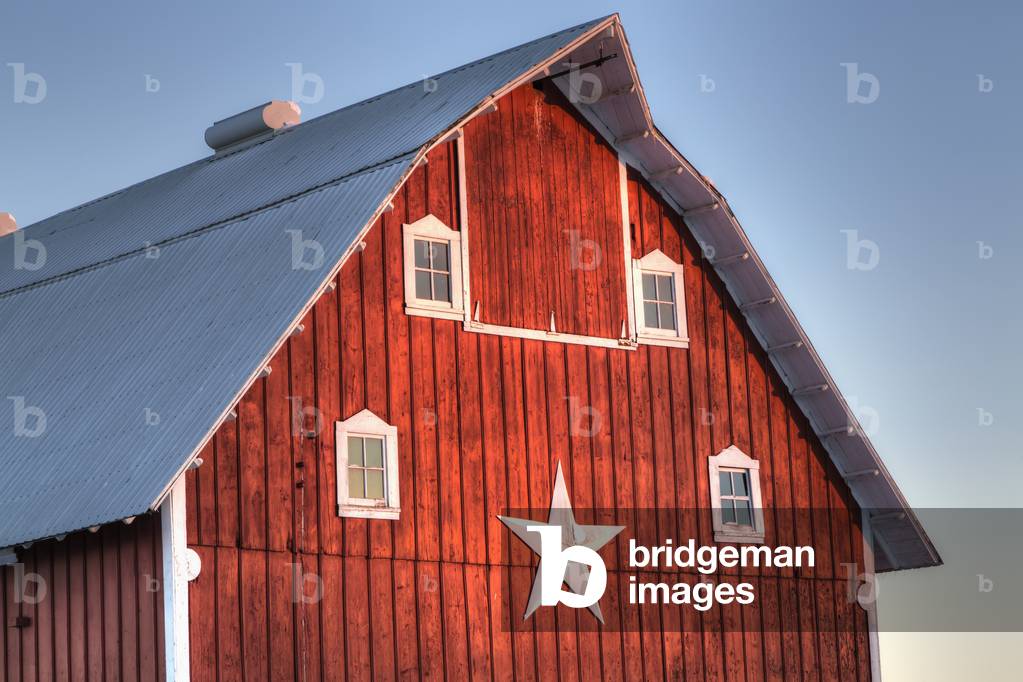 Red barn on a farm near Edgewood in Northeast Iowa, Winter, HDR (photo)
