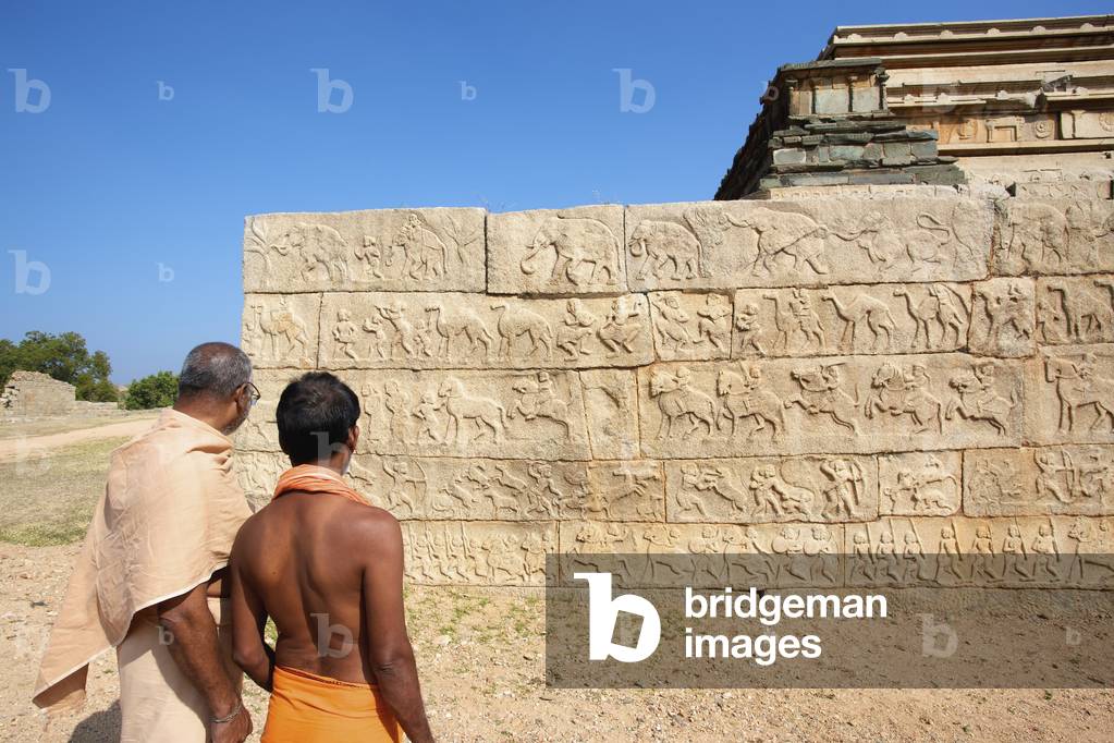 Vijayanagara ruins, Hampi, Karnataka, India (photo)