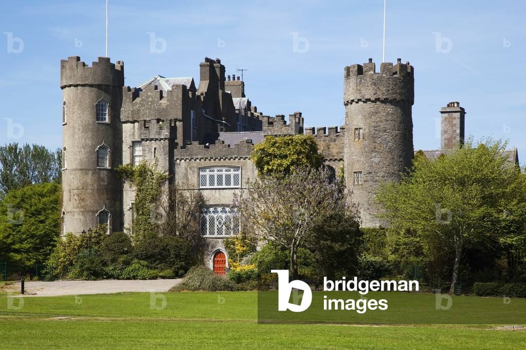 Malahide castle;Malahide county dublin ireland (photo)