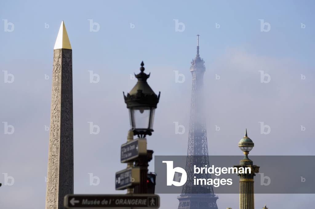 Eiffel Tower and Place de la Concorde, Paris, France (photo)