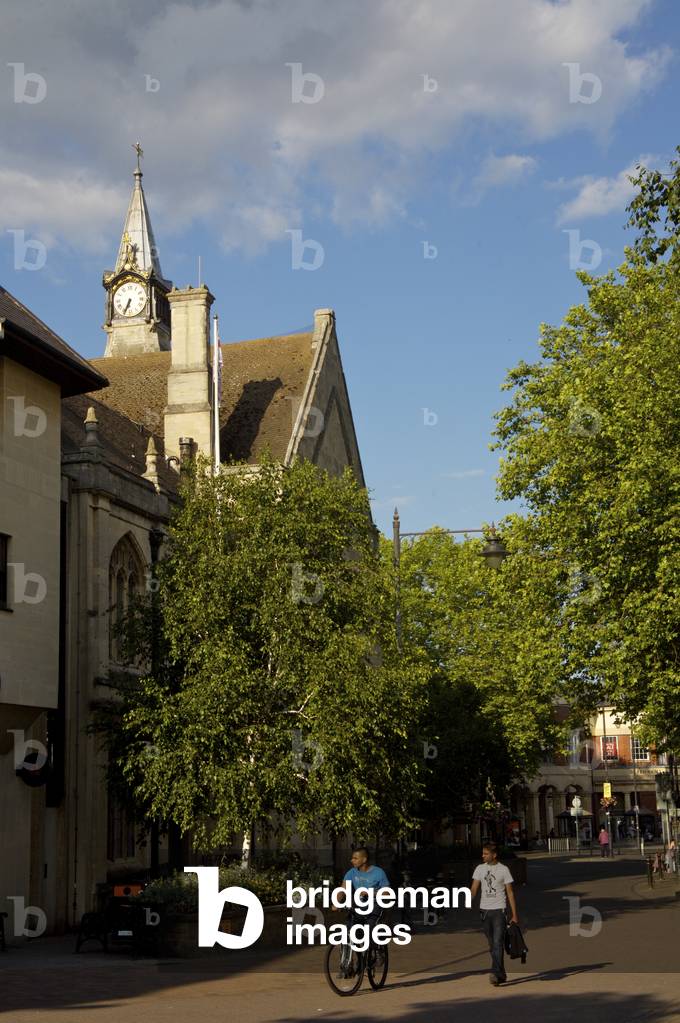 Walking and cycling on the street, Banbury, Oxfordshire, England (photo)