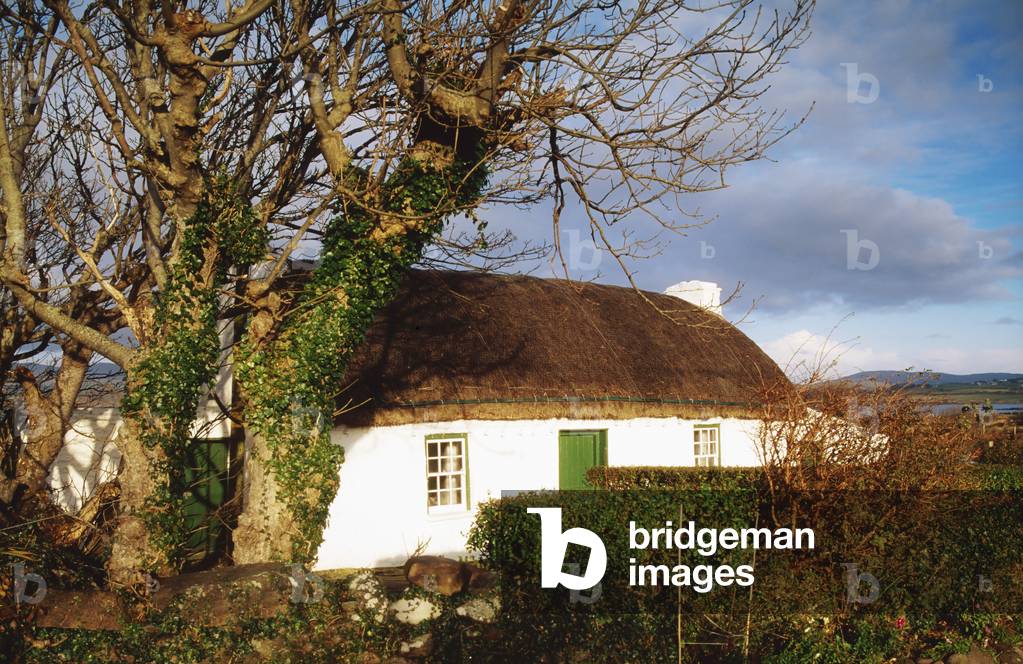 Donegal, Co Donegal, Ireland, Traditional Thatched Cottage In St. John's Point (photo)