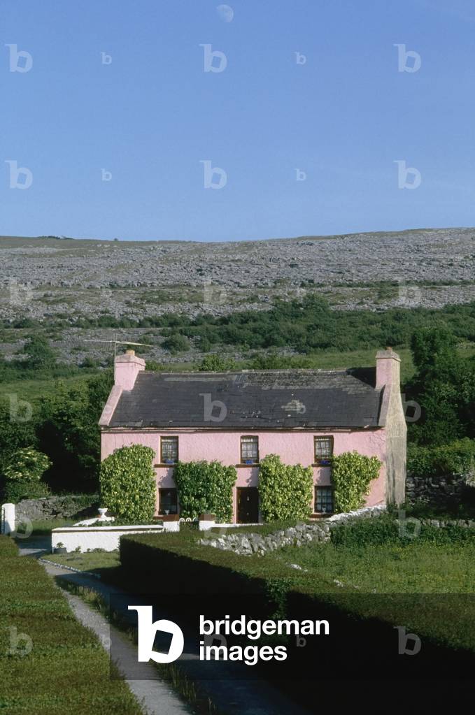 Co Clare, Ireland; Cottage (photo)