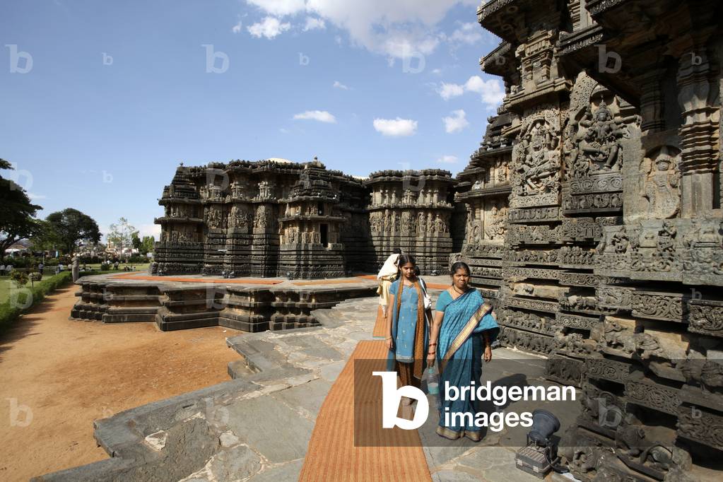 Hoysaleswara Temple, Halebidu, Karnataka, India (photo)