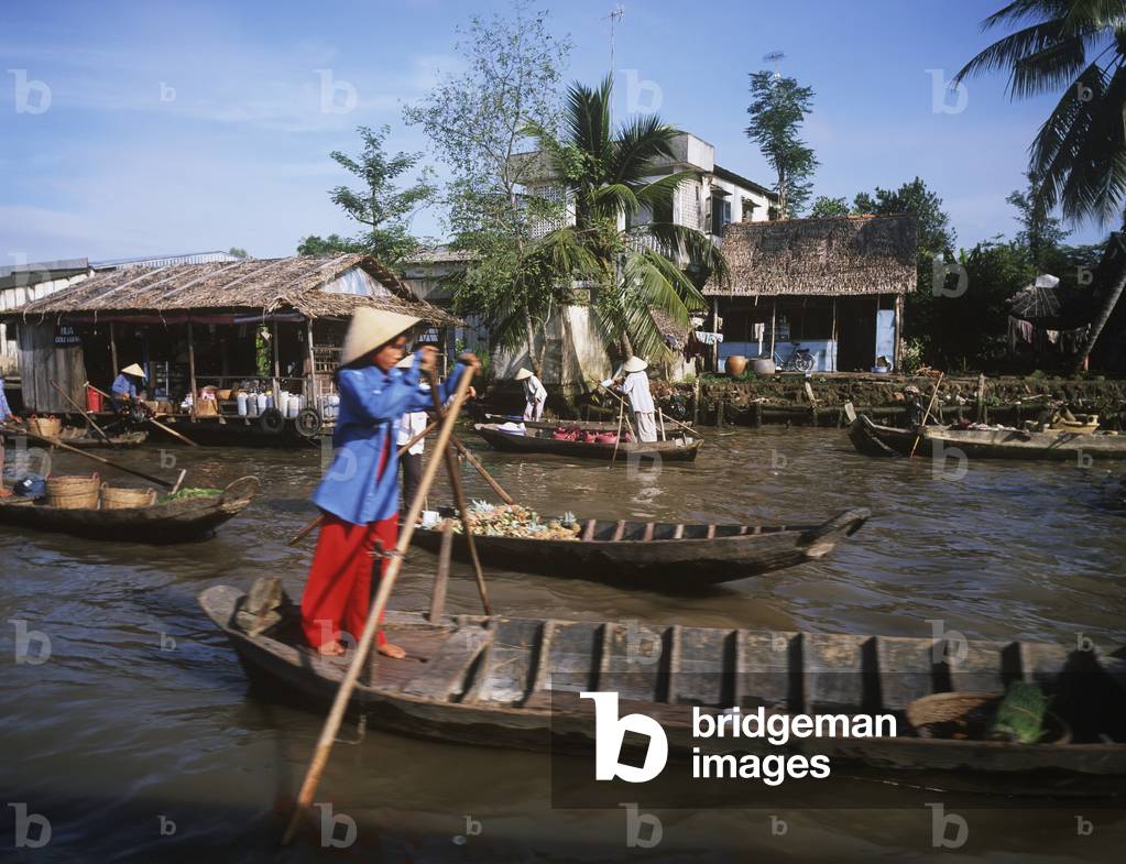 Women Rowing, Mekong Delta (photo)