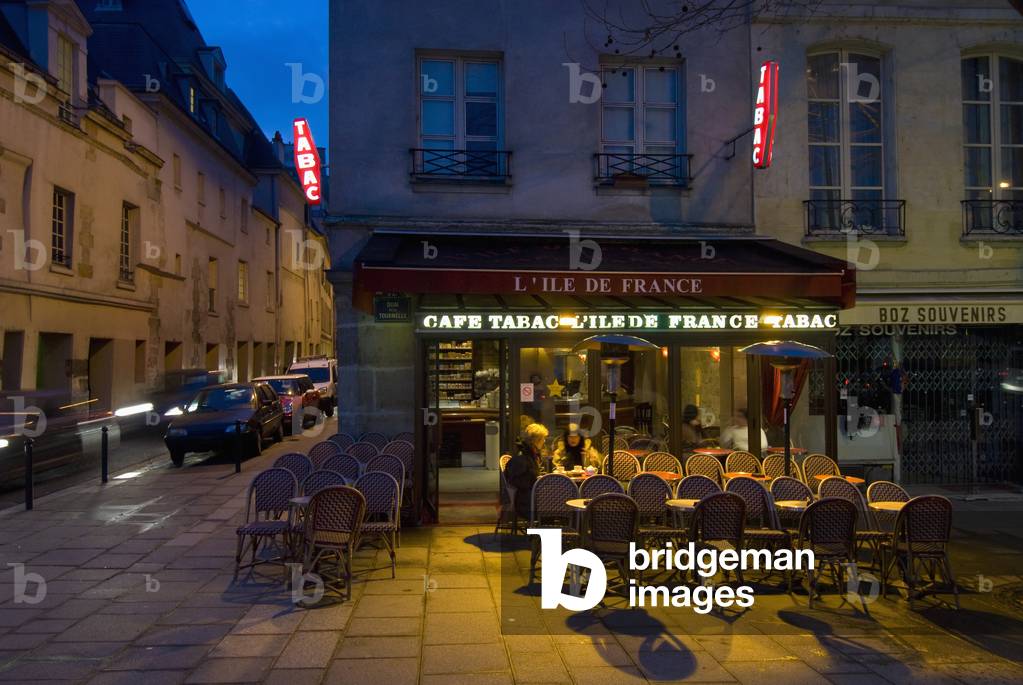 Cafe at Dawn in The Latin Quarter (Quartier Latin) on The Left Bank, Paris, France (photo)