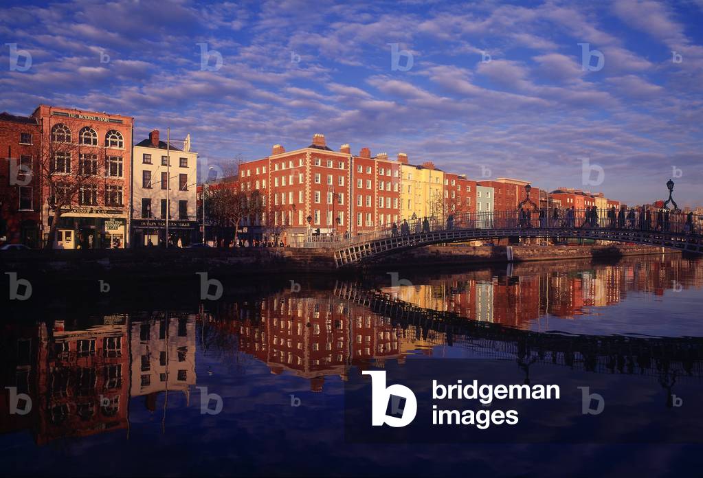 River Liffey And Halfpenny, Bridge, Dublin, Ireland (photo)