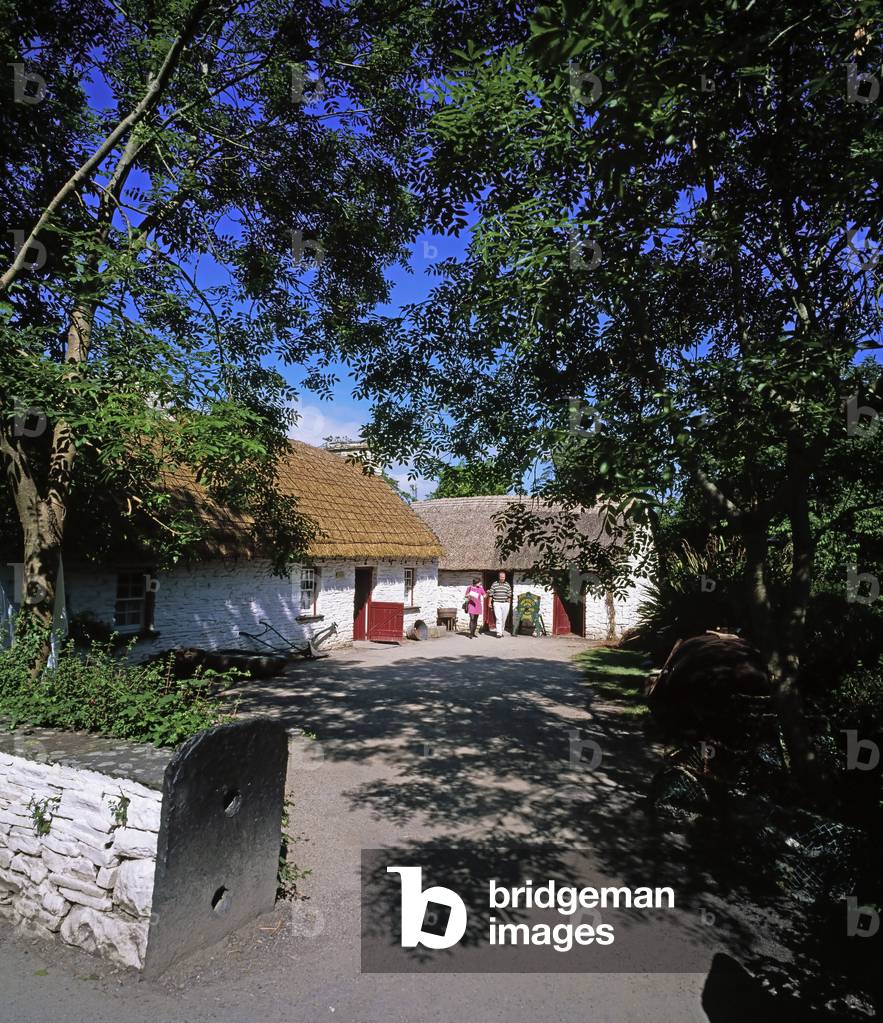 Bunratty, Co Clare, Ireland, Bunratty Castle Folk Park (photo)