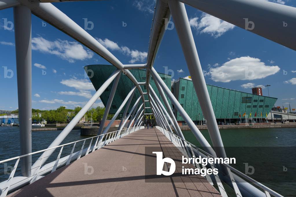 Bridge to the Nemo science centre, Amsterdam, Holland (photo)