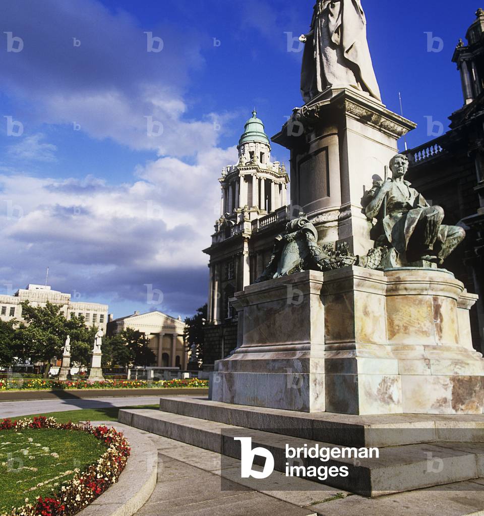 Low Angle View Of A Statue Of Queen Victoria, Belfast City Hall, Belfast, Northern Ireland (photo)