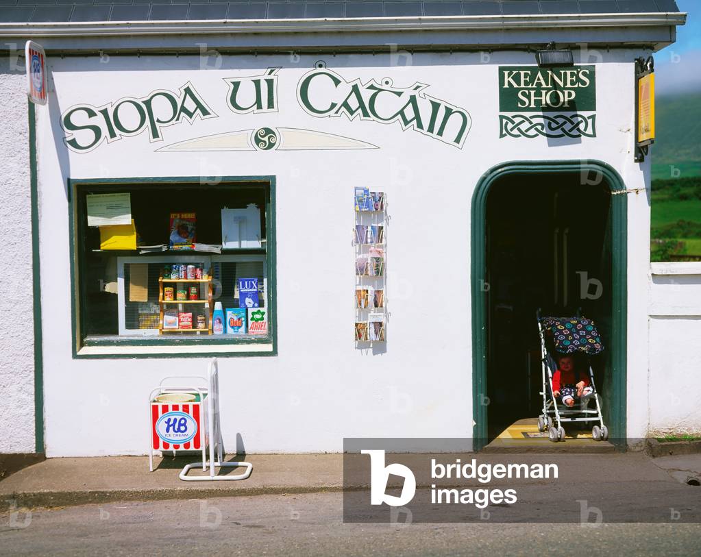 Traditional Shopfront In Lispole, Dingle Peninsula, Co Kerry, Ireland (photo)