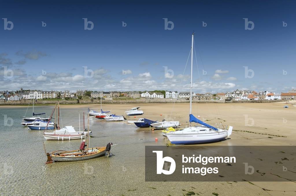UK, Scotland, Fife, East NeUK, View of Sailing Boats and Rowing Boats, Elie and Earlsferry (photo)