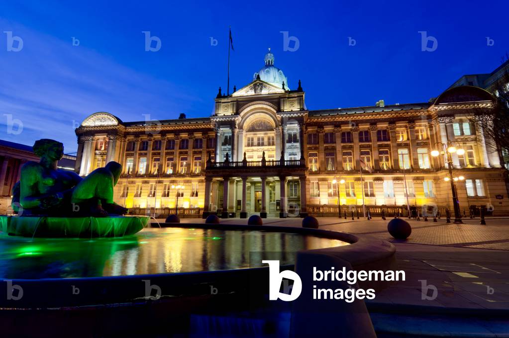 UK, England, Birmingham, Council House and Victoria Square Dusk (photo)