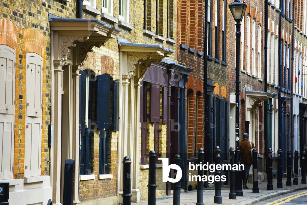 Old brick buildings along Fournier Street, London, England, UK  (photo)