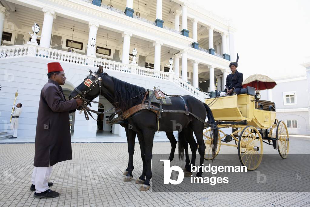 A horse and carriage outside Falaknuma Palace, Hyderabad, Andhra Pradesh, India (photo)