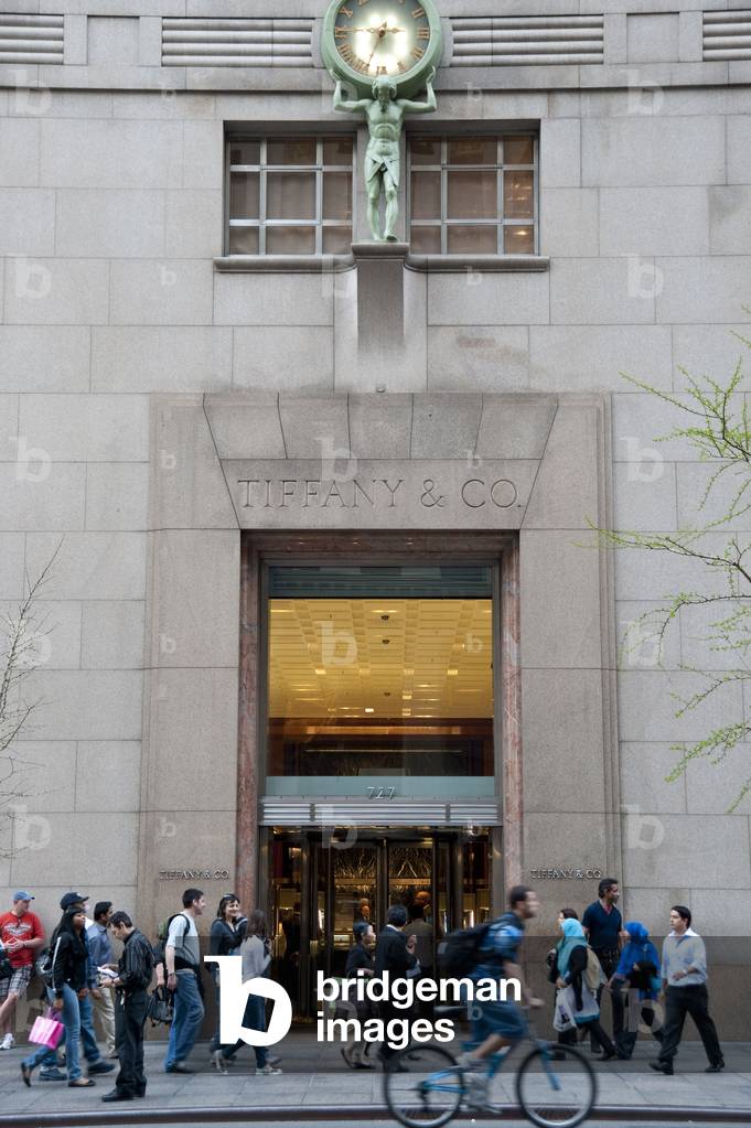 Famous Tiffany & Co in 5Th Avenue, Midtown Manhattan, New York, USA (photo)
